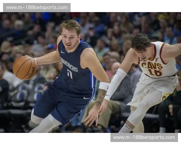 巅峰对决：老鹰vs骑士直播，冰与火之歌的东部新战场